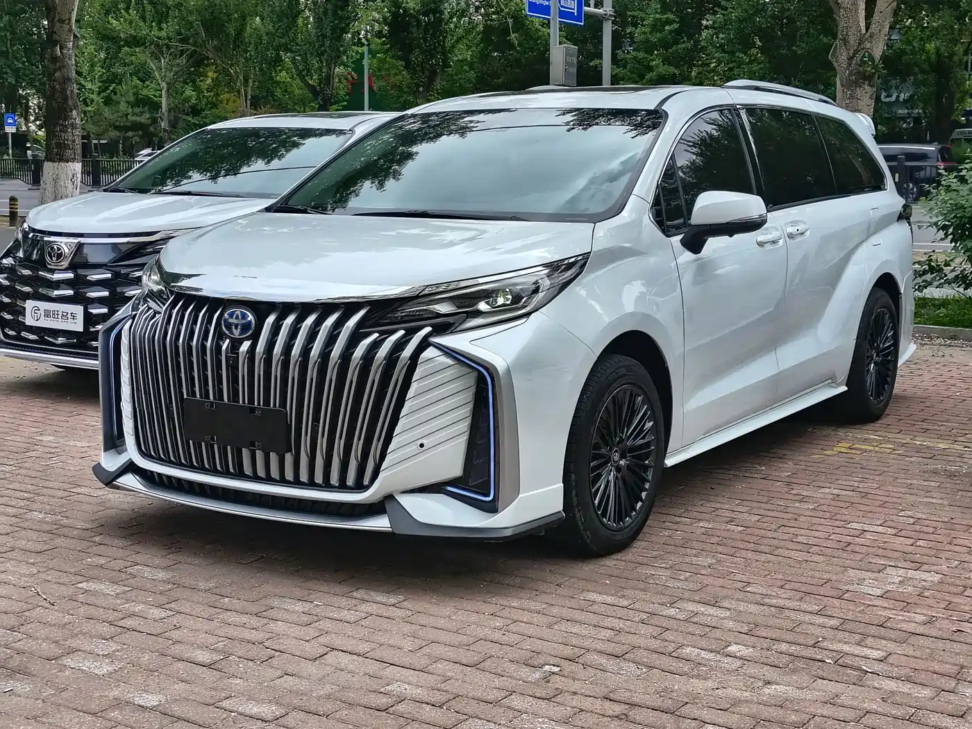 Toyota Sienna 2023 2.5L Hybrid Comfort Edition