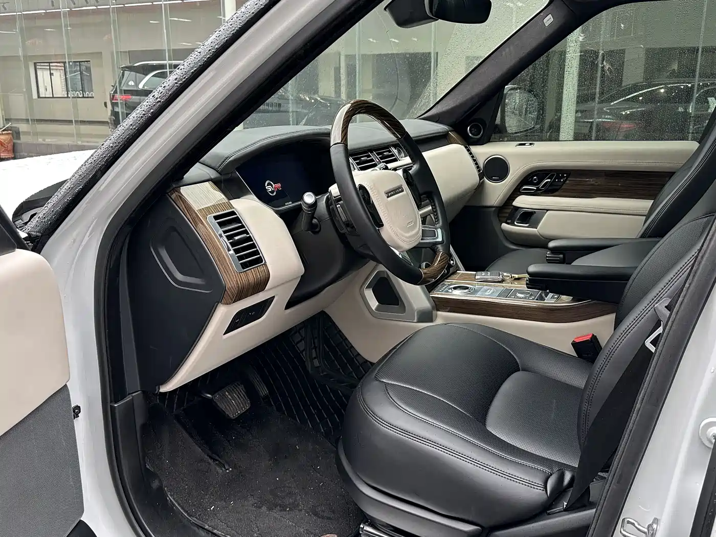 Land Rover Range Rover 2018 3.0 SC V6 Golden Age Edition фото 5