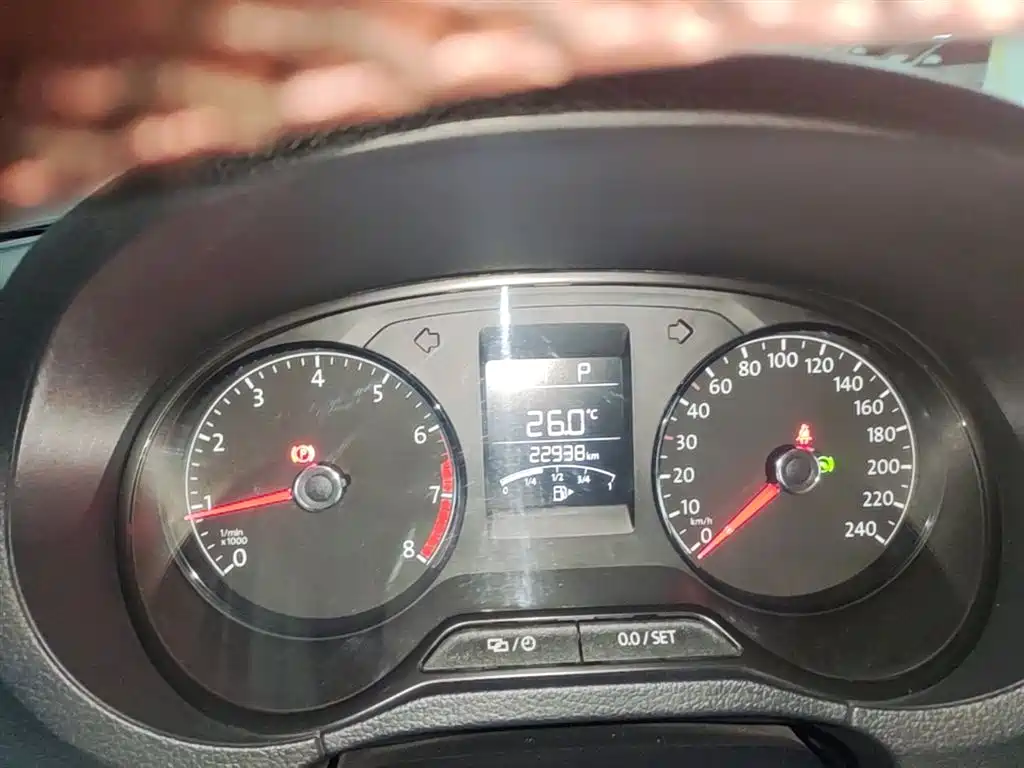 Volkswagen Polo 2016 1.4L Automatic Trend фото 12