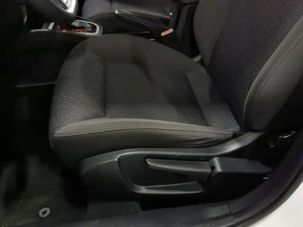 Besturn B30 2016 2016 1.6L Automatic Luxury