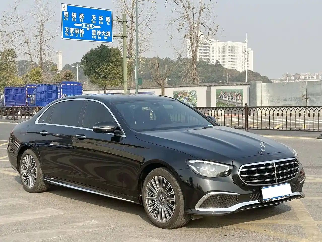 Mercedes-Benz E-Class 2023 E 300 L Luxury фото 3