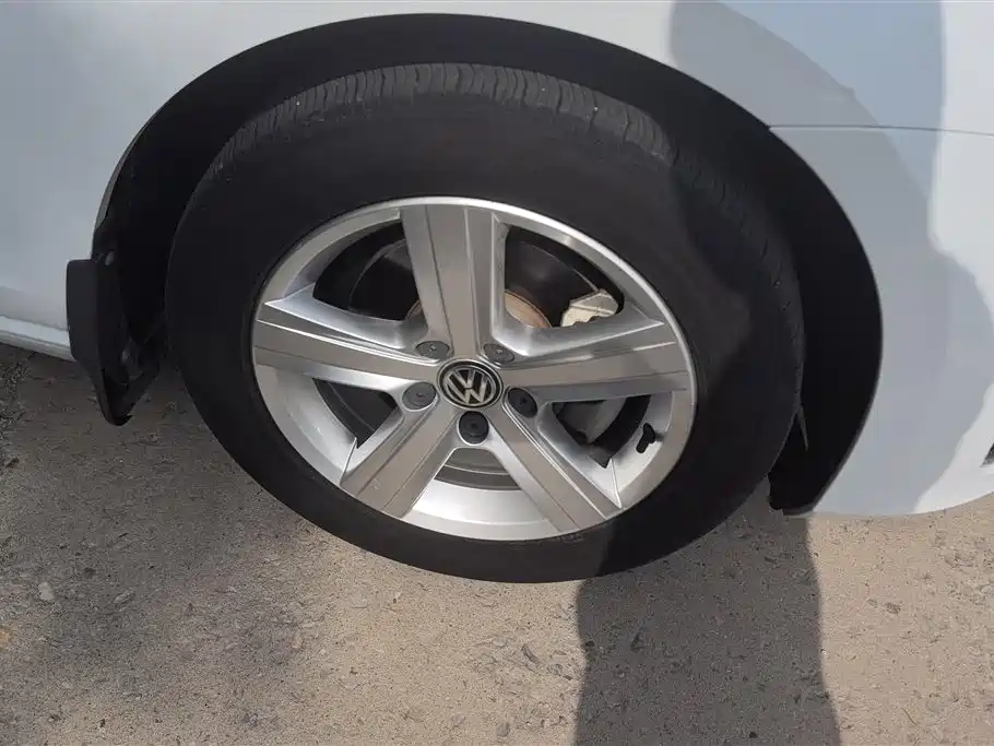 Volkswagen Golf 2017 230TSI Auto Comfort Millionth Anniversary Edition фото 6
