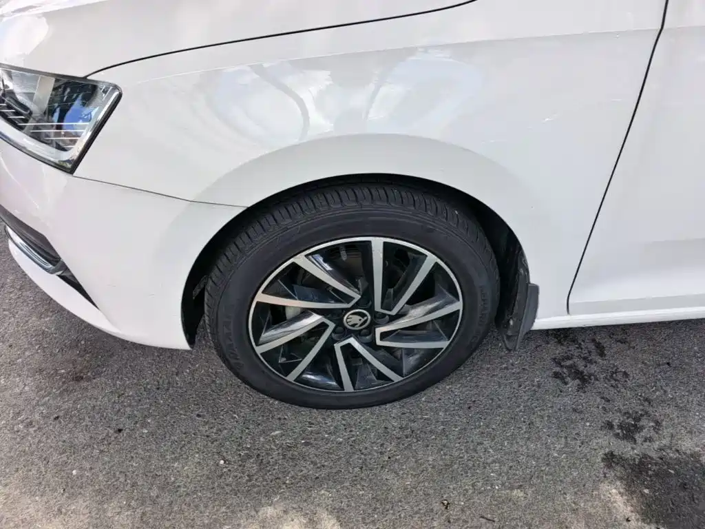 صورة 23 - Škoda Skoda Rapid Spaceback