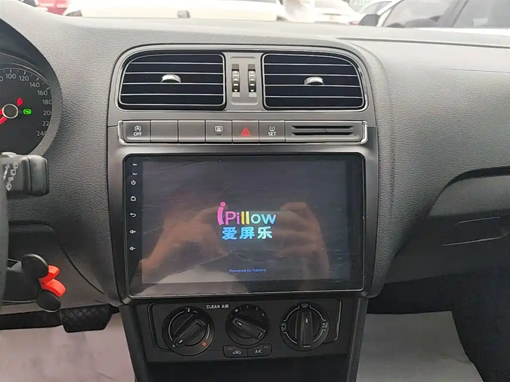 Volkswagen Polo 2018 1.5L Auto Safe Drive фото 13