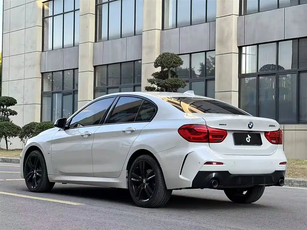 BMW 1 Series 2021 Facelift 125i M Sport Shadow Edition фото 4