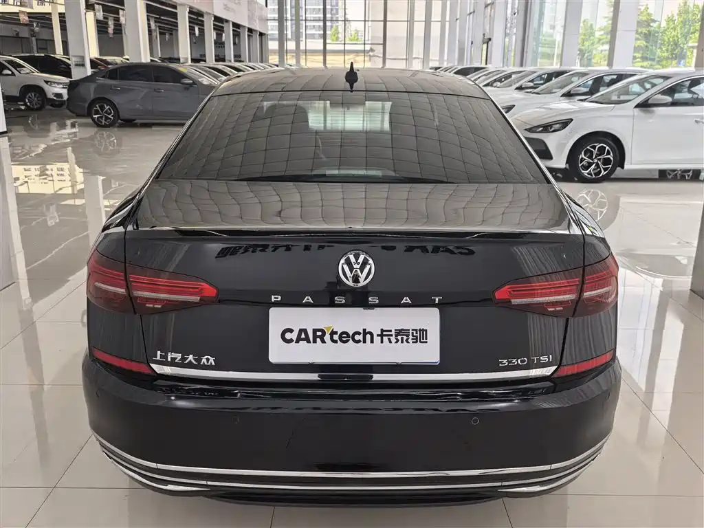 Volkswagen Passat 2019 330TSI Luxury Edition China VI фото 5