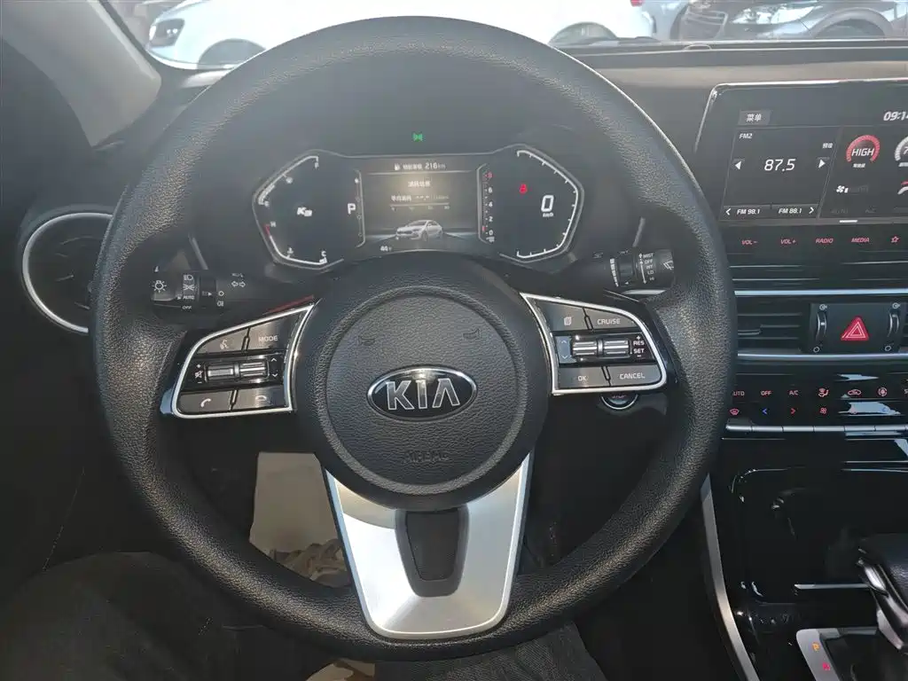Kia K3 2021 1.5L CVT Fashion Edition фото 3