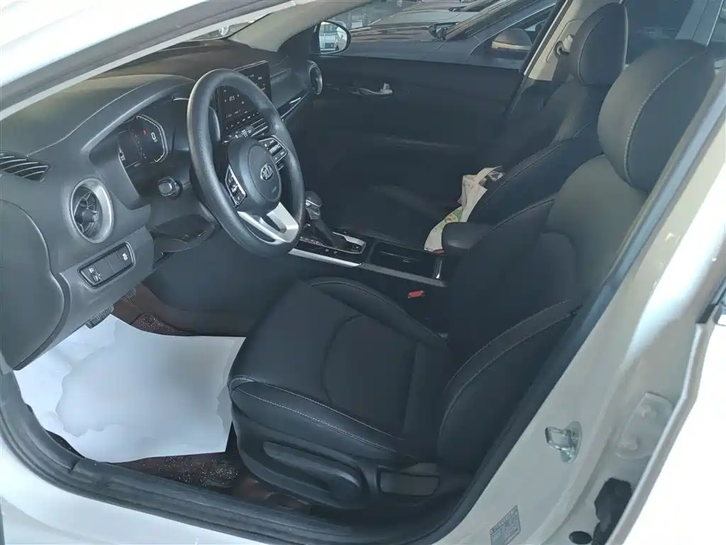Kia K3 2021 1.5L CVT Fashion Edition фото 7