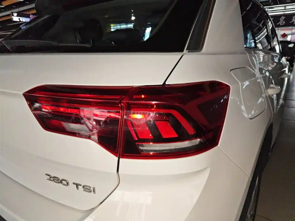 VOLKSWAGEN T-ROC EXPLORING SONGS