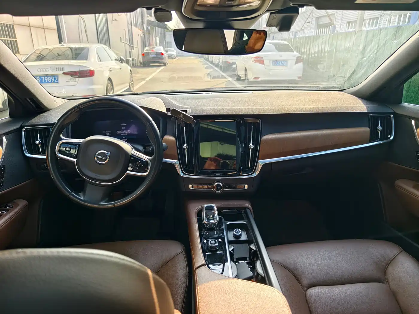 VOLVO S90