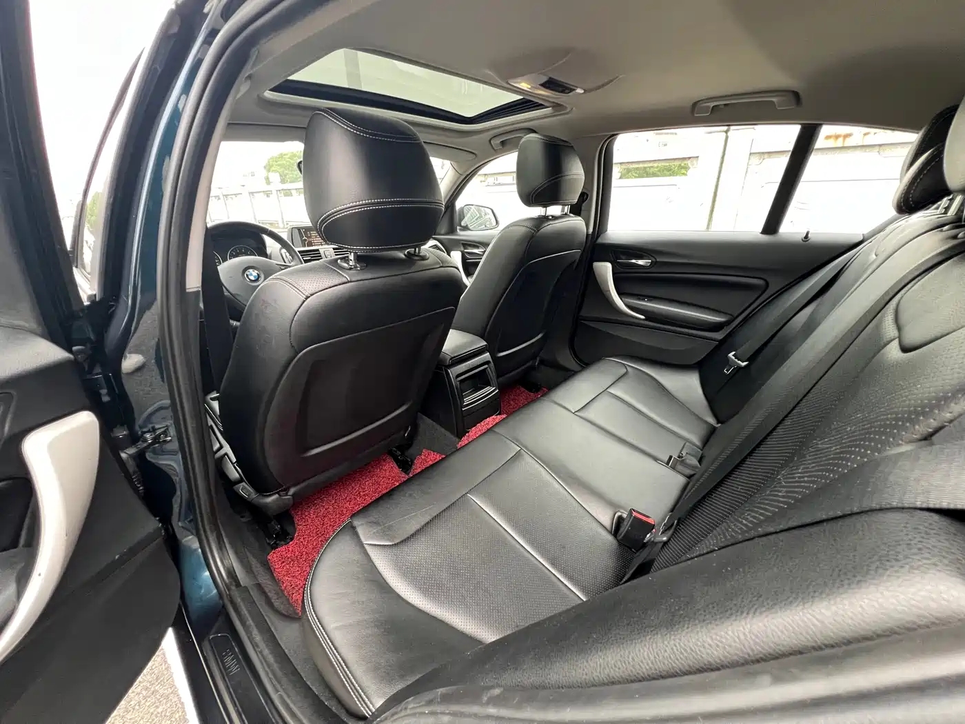BMW 1 Series (Import) 2013 Facelift 116i Leading Model фото 5