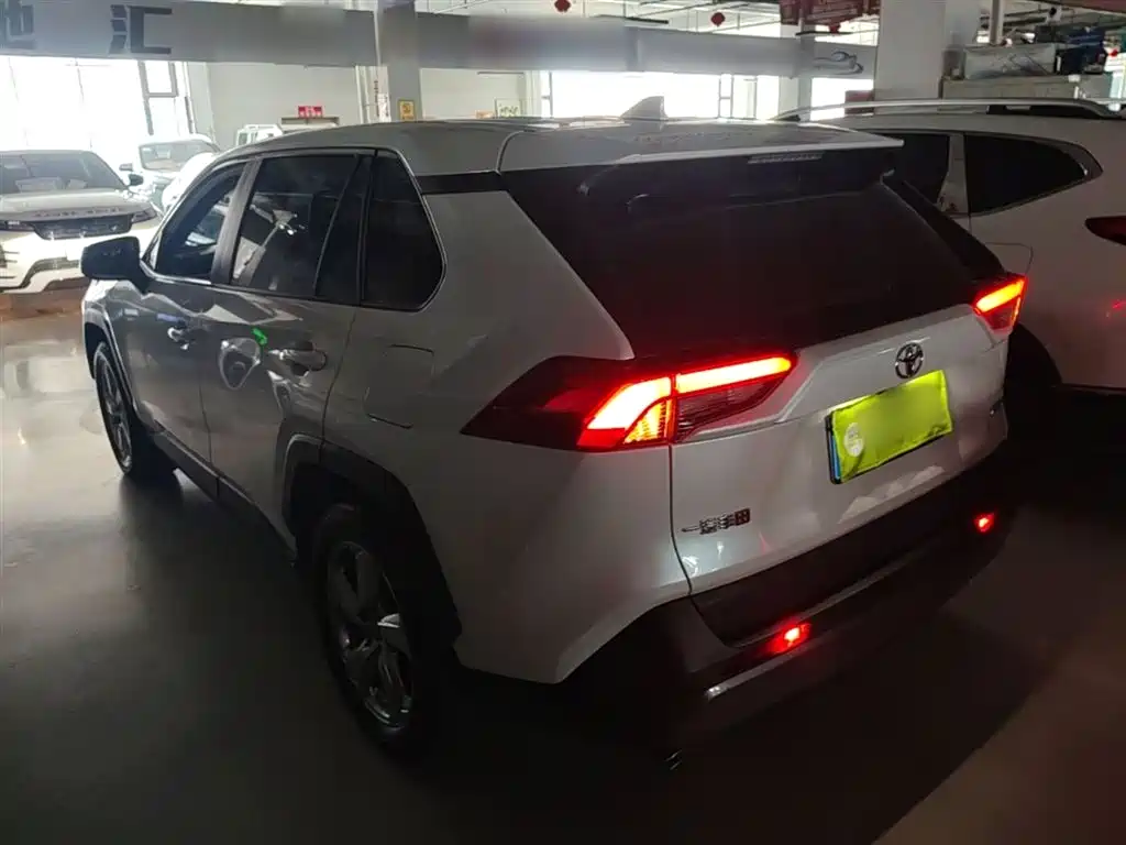 Toyota RAV4 Rongfang 2022 2.0L CVT 2WD Trend Edition фото 5