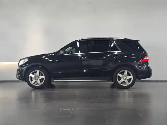 Mercedes-Benz M-Class 2012 Model ML 350 Luxury — фото 2
