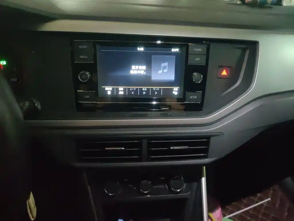 Volkswagen Polo 2019 Plus 1.5L Automatic Panorama Enjoyment Edition фото 9