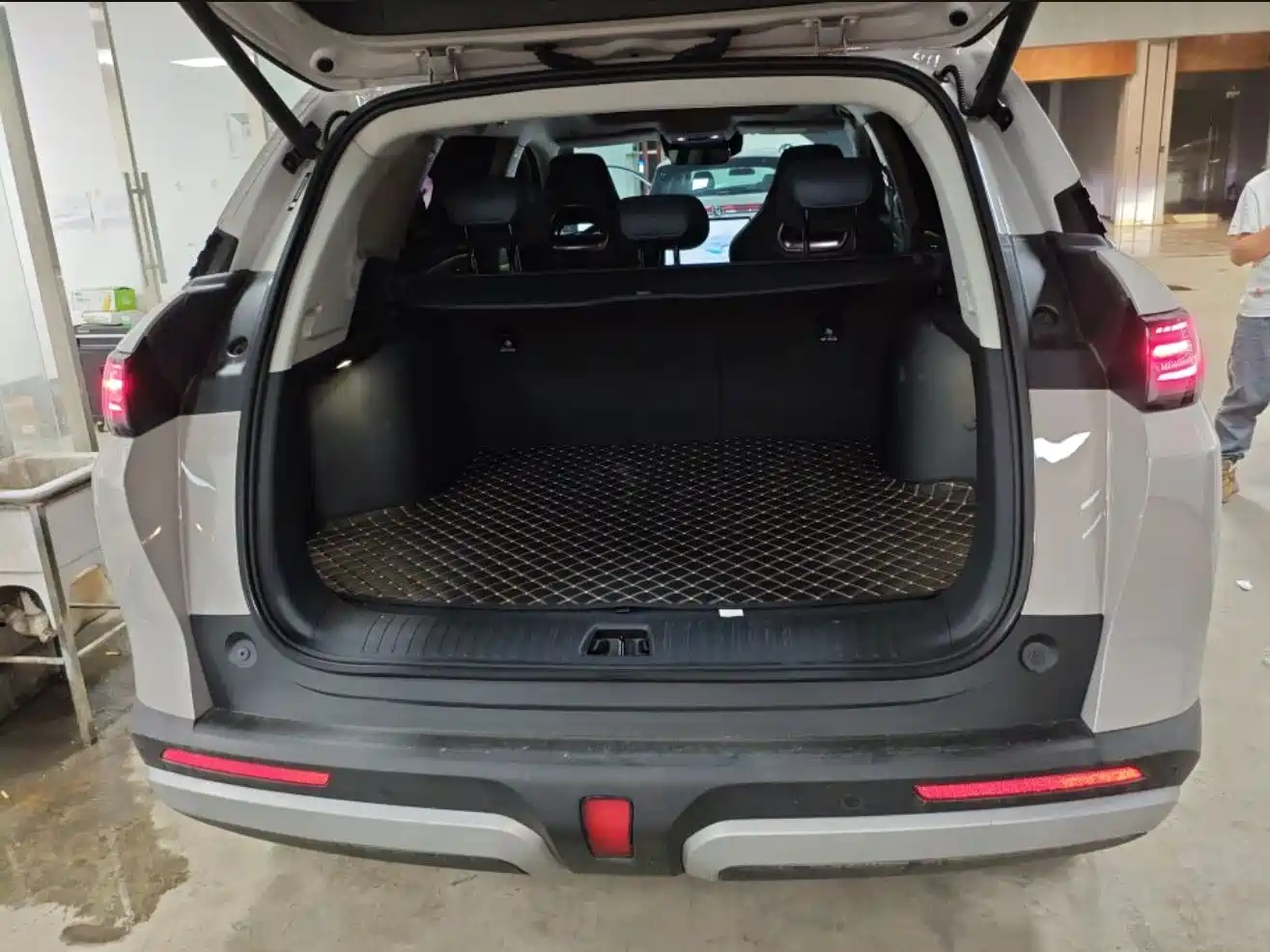 BYD Hai Shi 07 DM-i 2025 150 Pilot+ Edition фото 8