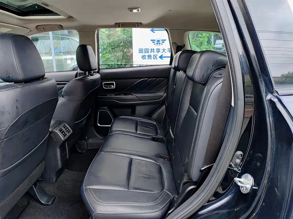 Mitsubishi Outlander 2019 2.0L 2WD Enjoy 5-Seater China VI фото 8