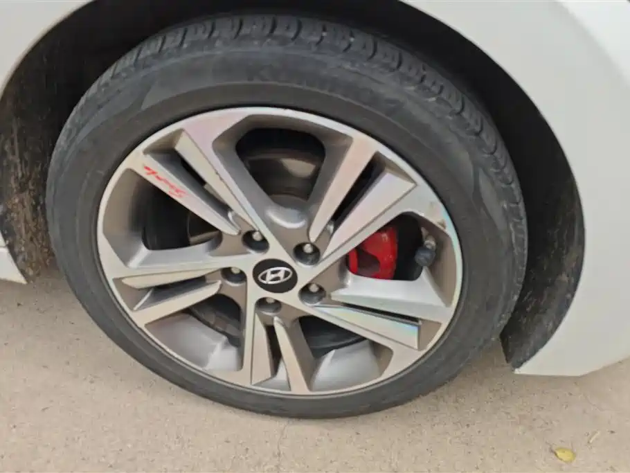 Hyundai Elantra 2016 Model 1.6L Automatic Smart Elite фото 6