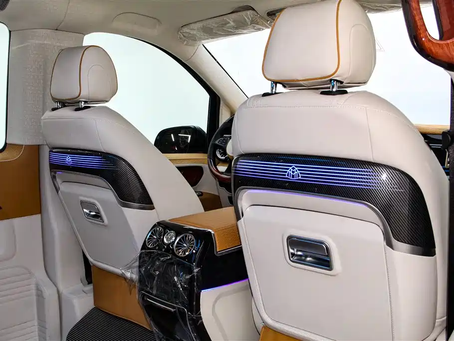 Mercedes-Benz Vito 2023 2.0T Elite 7-Seater фото 21