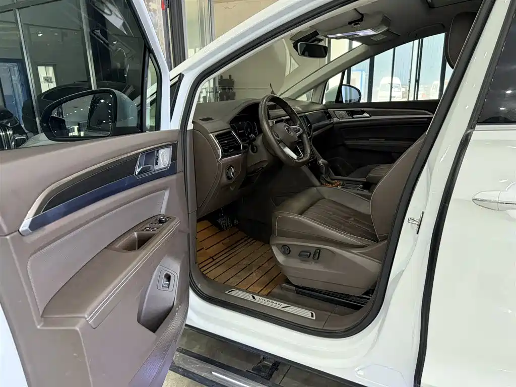 Volkswagen Viloran 2020 330TSI Luxury Edition фото 13
