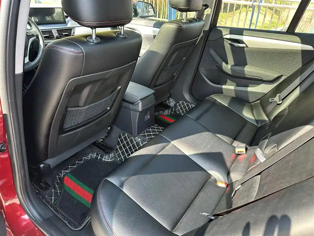 BMW X1 2014 sDrive18i Fashion Edition фото 5