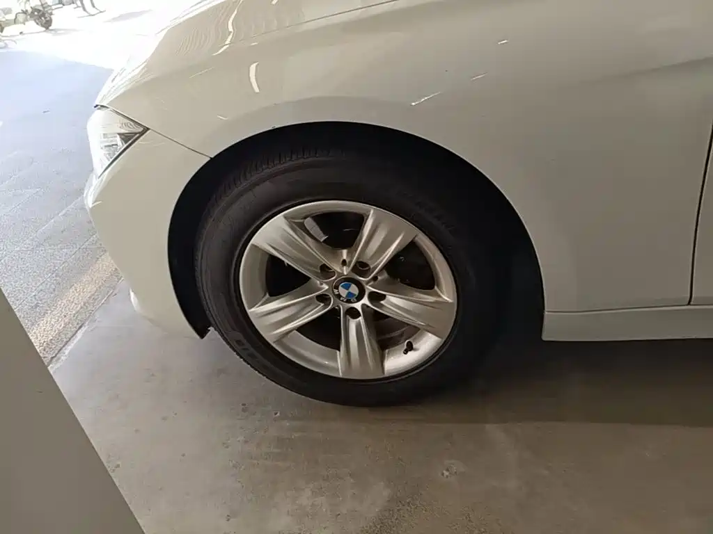 Фото 23 - BMW 3 Series