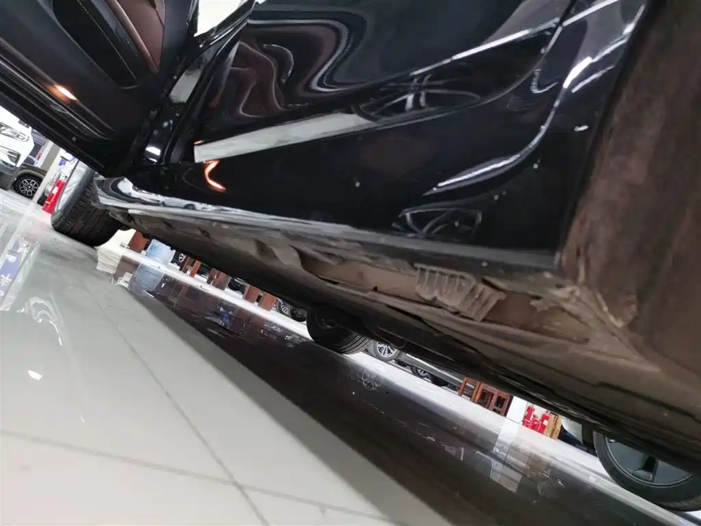 BMW 5 Series 2014 525Li Leading фото 6
