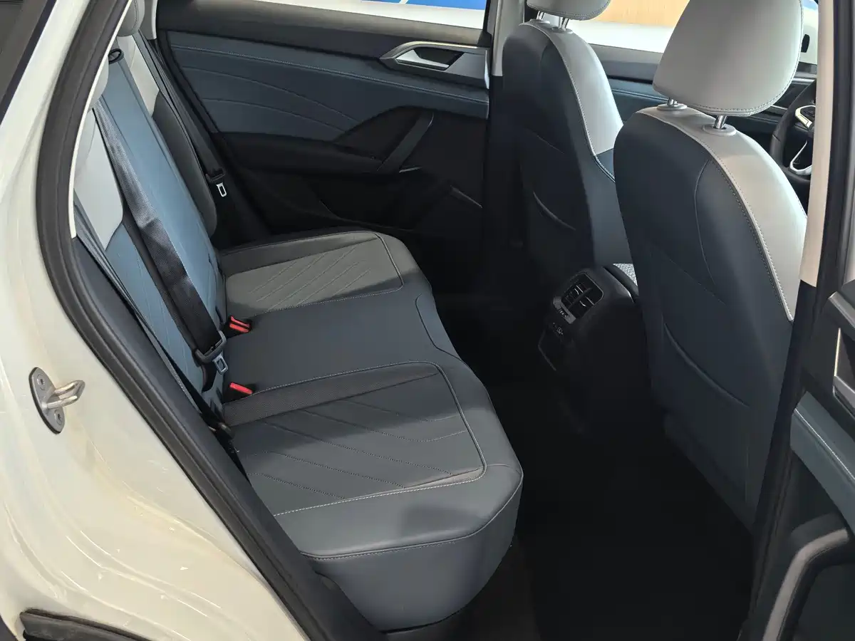 Volkswagen Tharu 2026 2024 300TSI 2WD Full Moon Edition