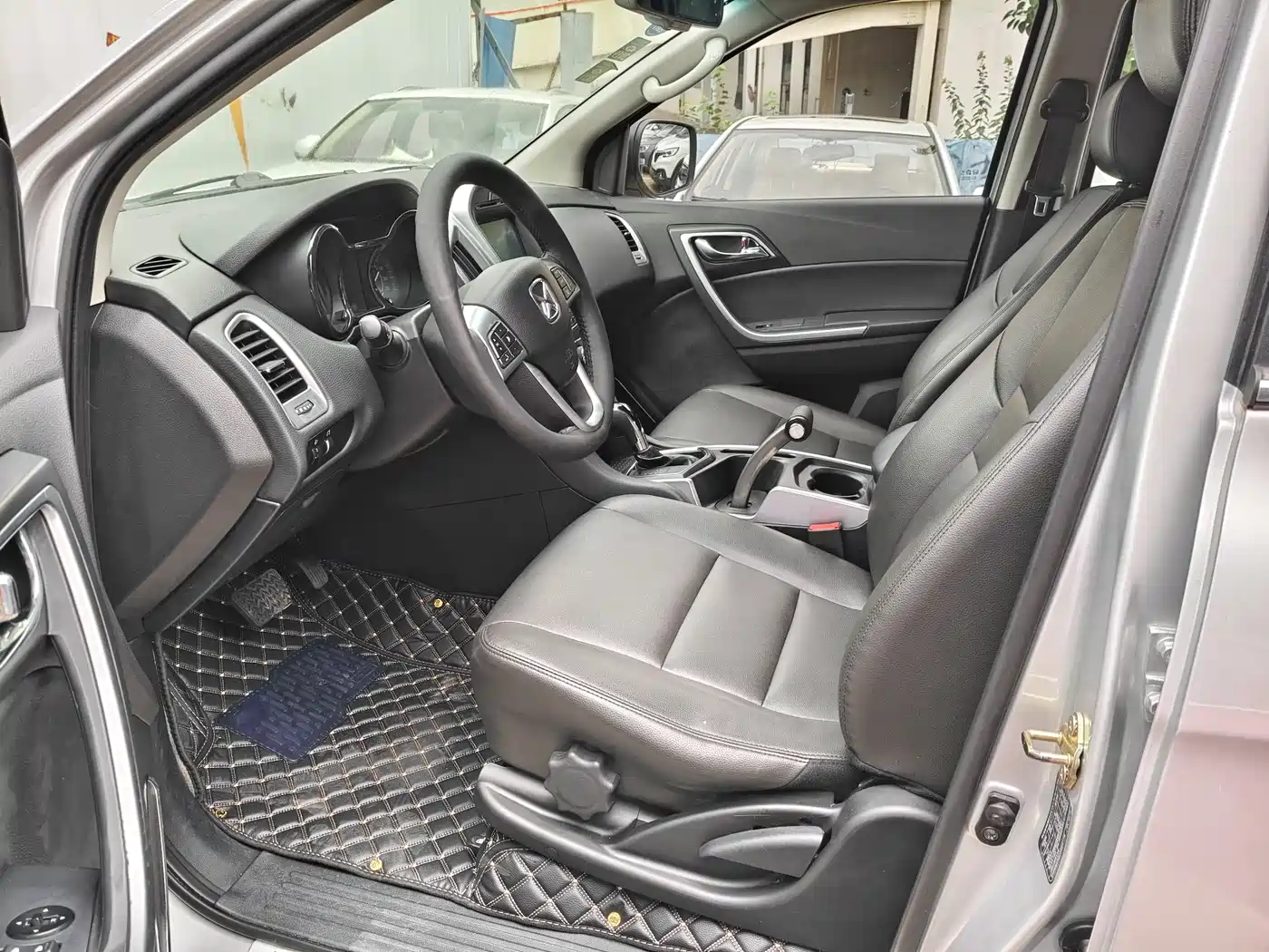 Jiangling Yusheng S350 2015 2013 2.4T Automatic 2WD Diesel Luxury 5-seater