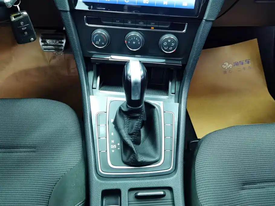 Volkswagen Golf 2018 230TSI Automatic Comfort фото 16