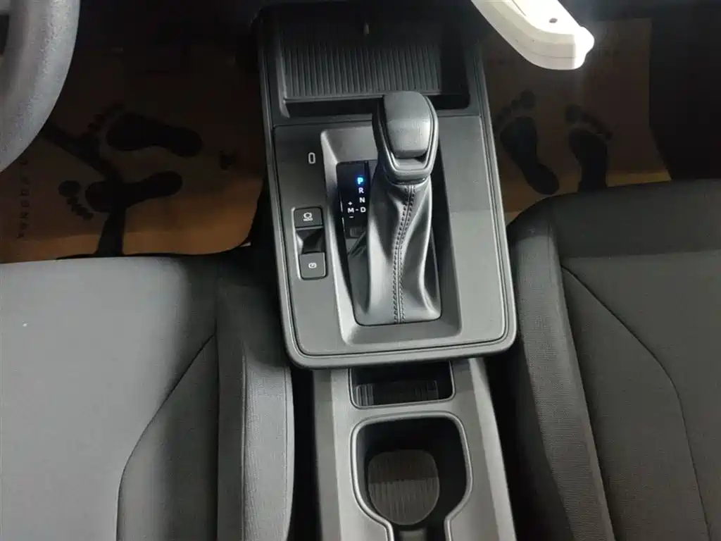 Toyota Corolla Cross 2025 2.0L Pioneer Edition фото 14
