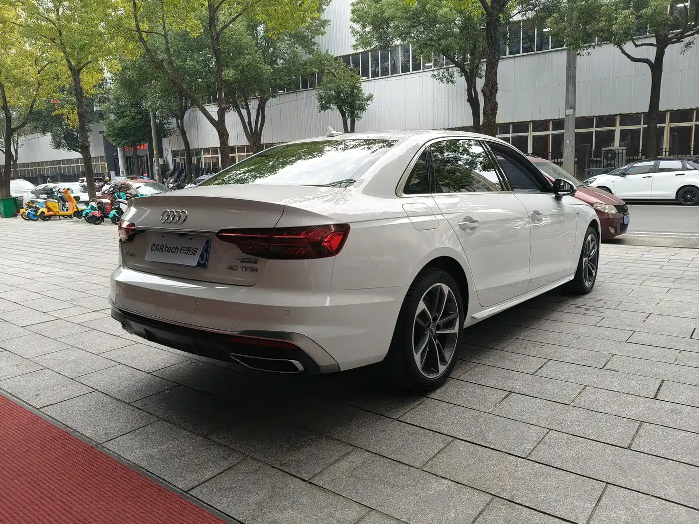 Audi A4L 2025 2 Million Celebration Edition 40 TFSI Fashion Dynamic фото 3