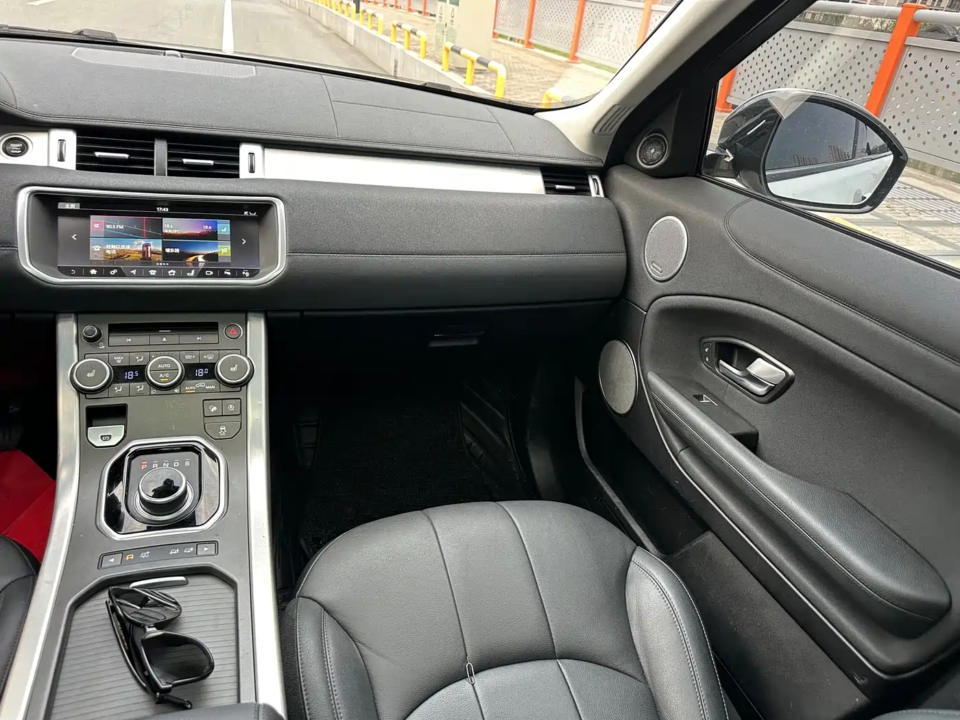 Land Rover Range Rover Evoque 2018 240PS SE Smart Edition фото 10