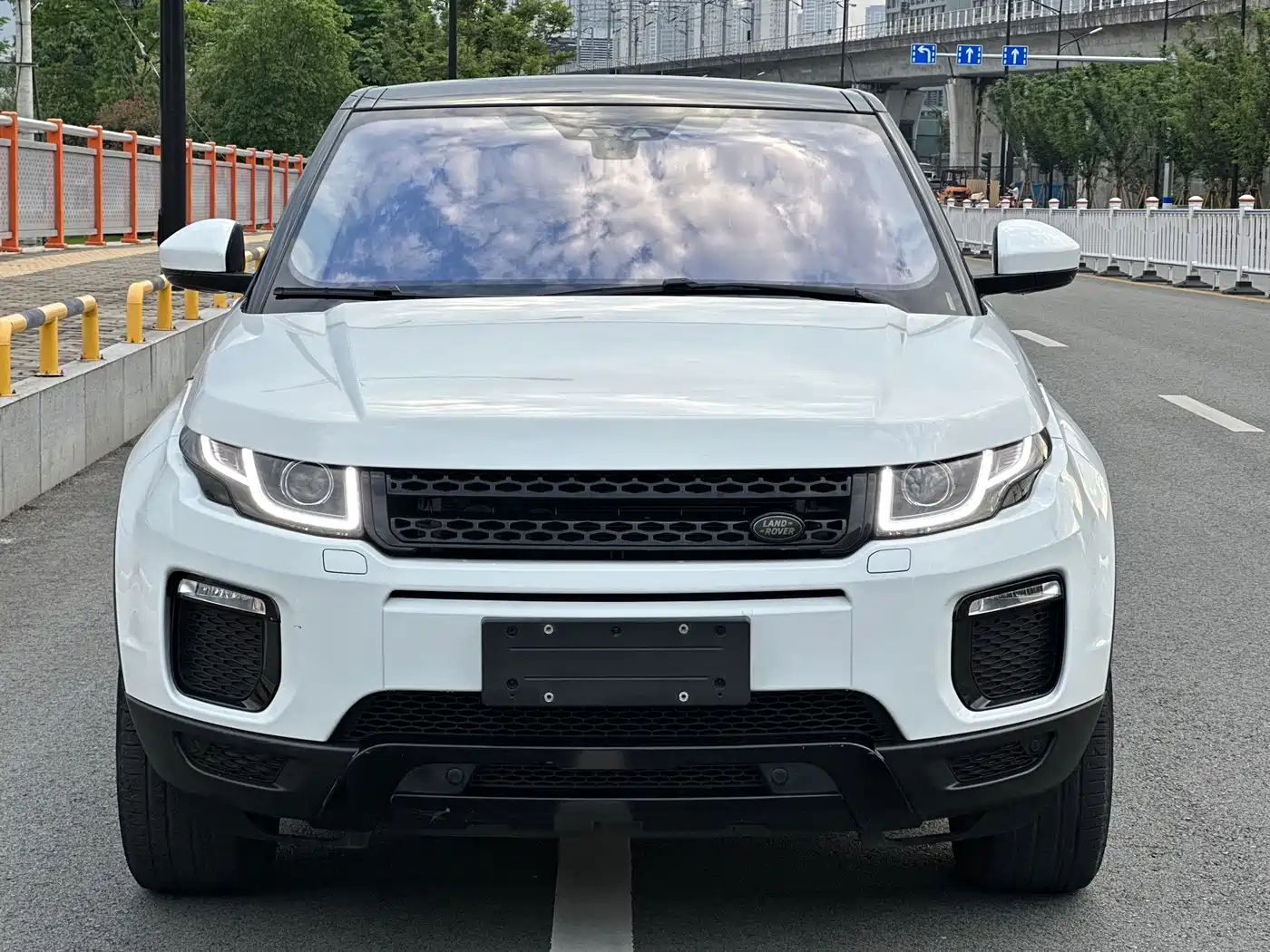 Land Rover Range Rover Evoque 2018 240PS SE Smart Edition фото 2