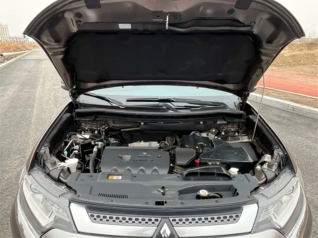 Mitsubishi Outlander 2020 2.0L 2WD Premium 5-seater фото 19
