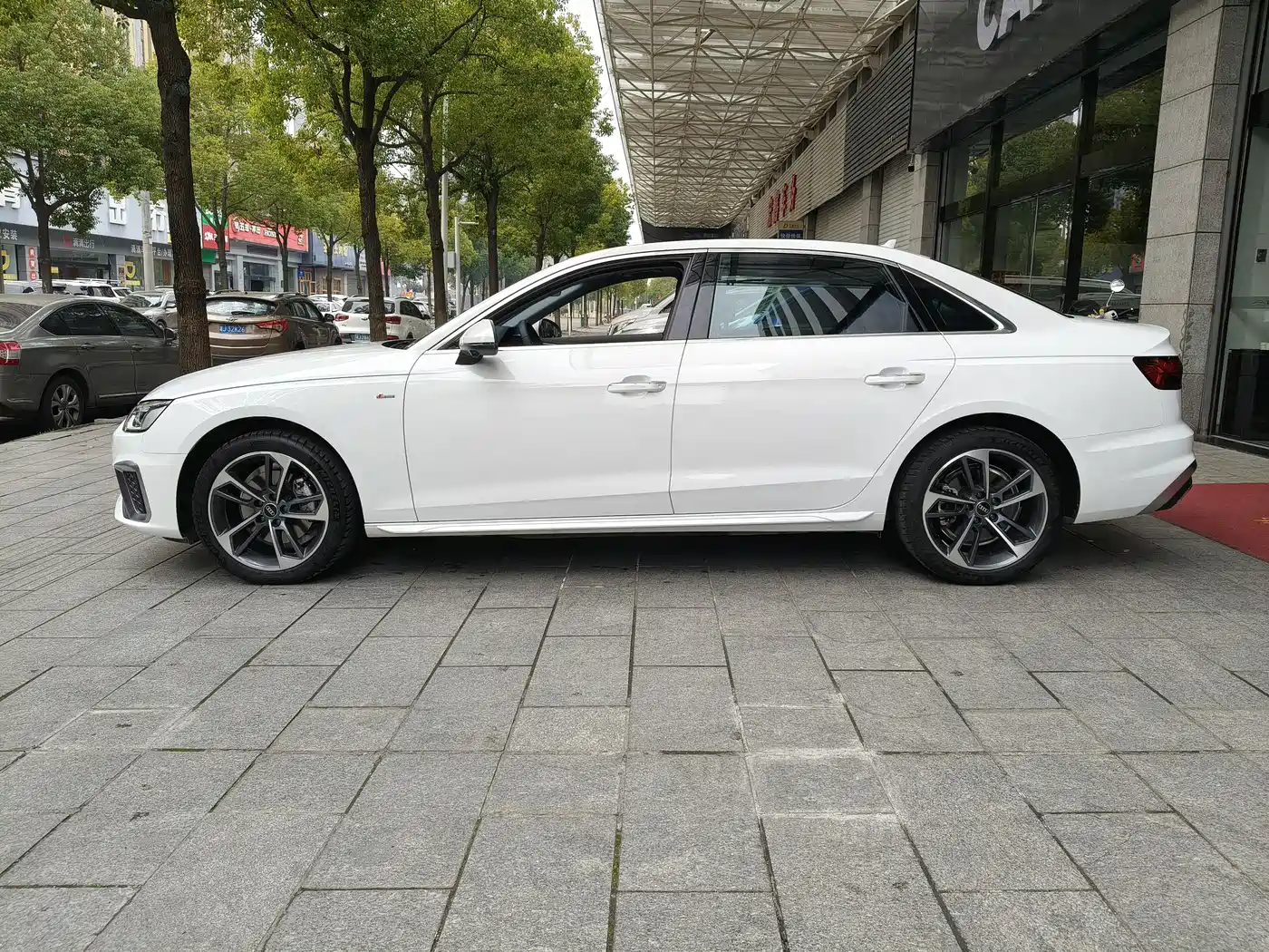 Audi A4L 2025 2 Million Celebration Edition 40 TFSI Fashion Dynamic фото 13