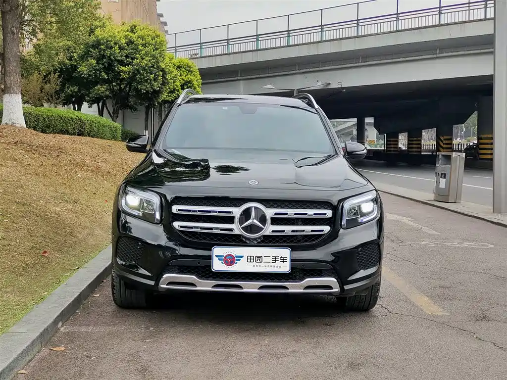 MERCEDES-BENZ GLB