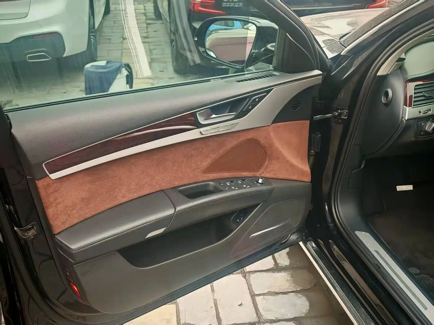 Audi A8 2012 A8L 45 TFSI quattro Comfort фото 15