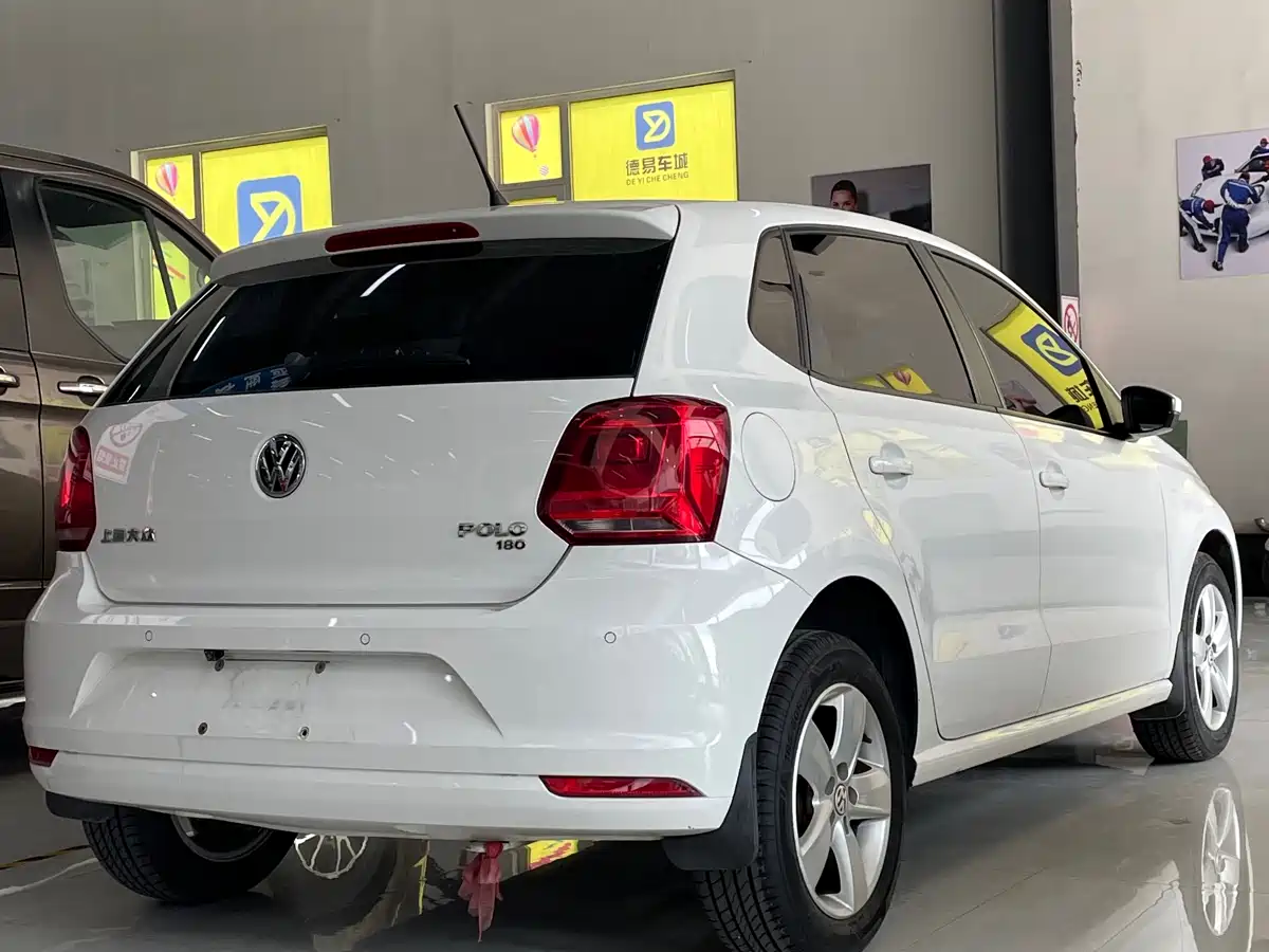 Volkswagen Polo 2016 1.6L Automatic Comfort фото 4