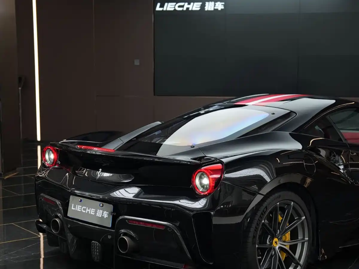 Ferrari 488 2019 2018 488 Pista