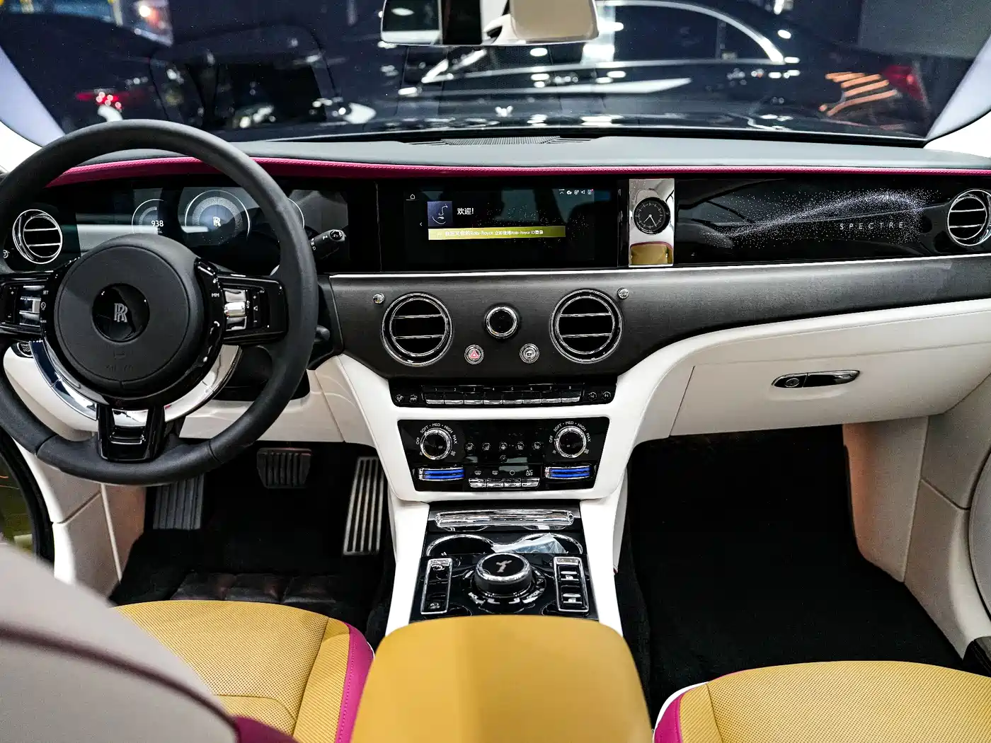 Rolls-Royce Spectre 2024 Standard Model фото 30