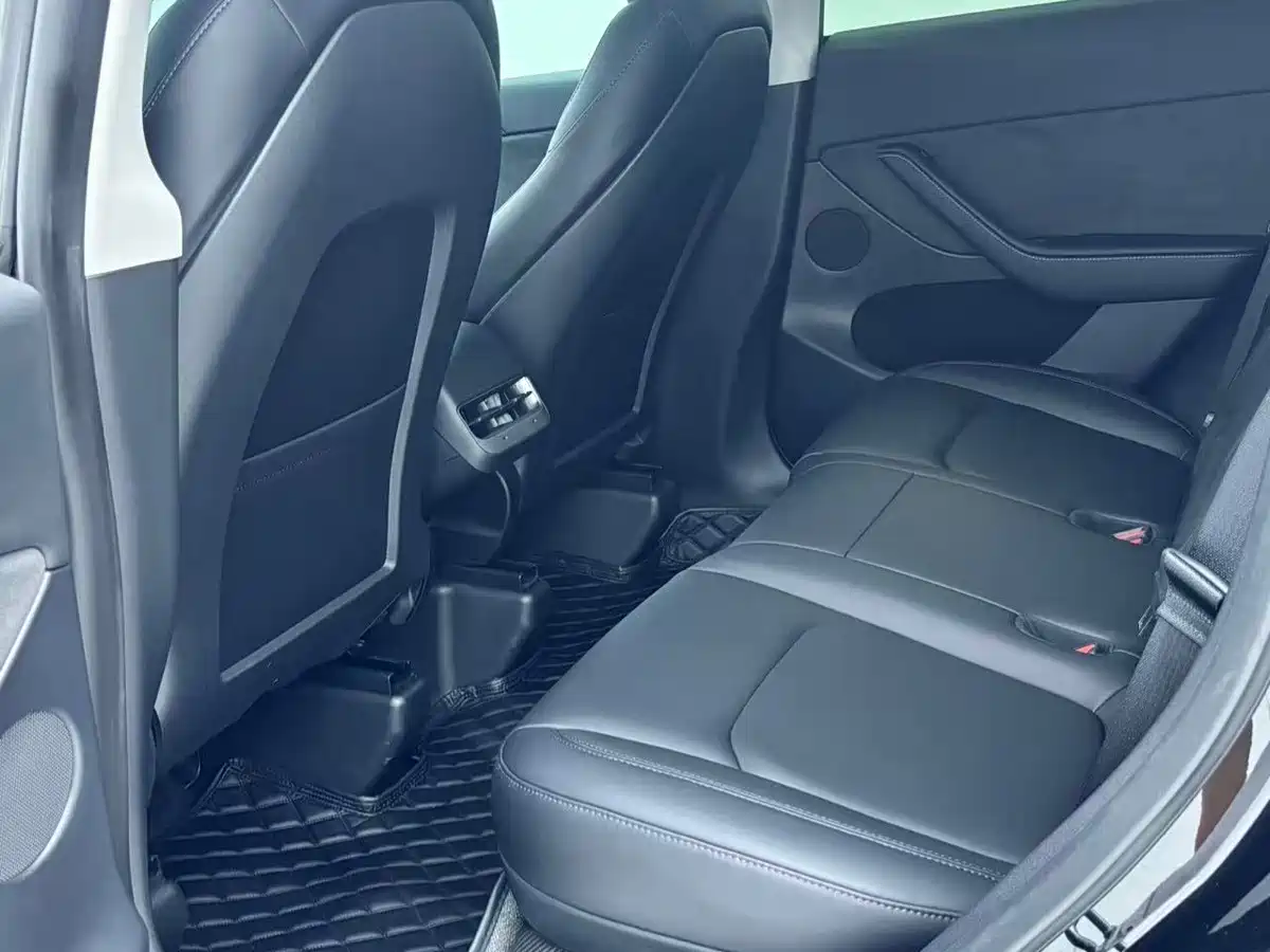 Фото 9 - Tesla Model Y