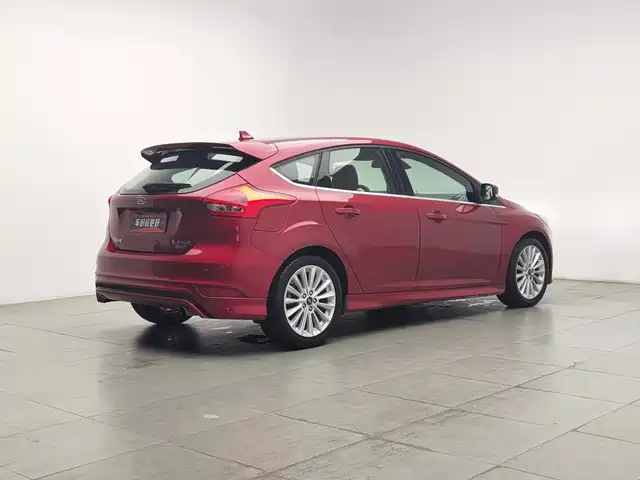 Ford Focus 2018 Hatchback Classic EcoBoost 180 Automatic Sport — фото 2