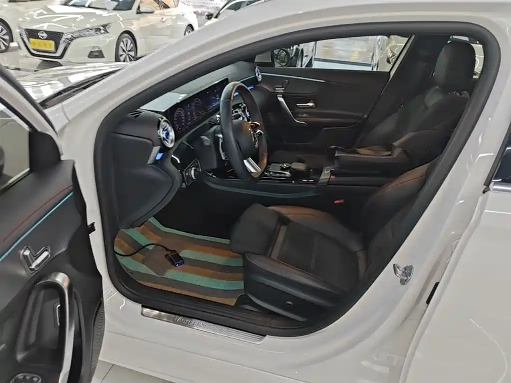 Mercedes-Benz A-Class 2023 A 200 L Fashion фото 15