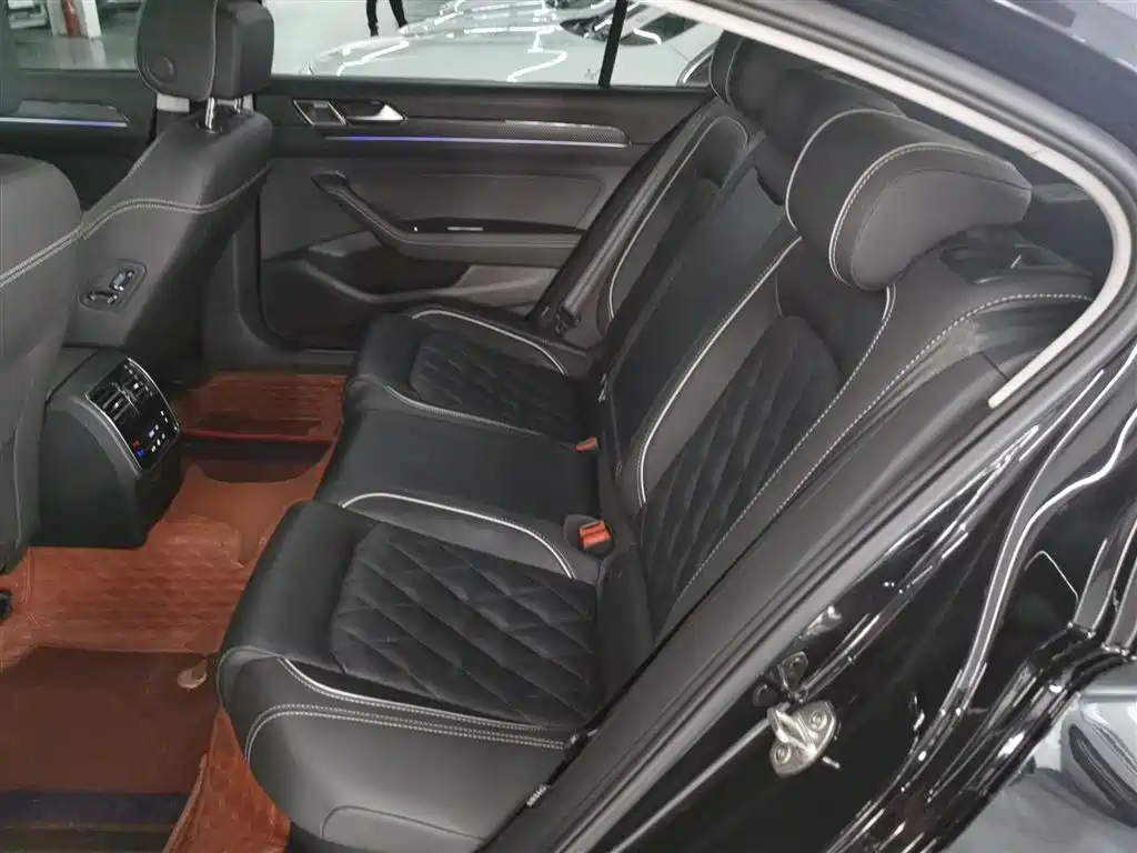 Volkswagen Magotan GTE Plug-in Hybrid 2022 GTE Luxury фото 14