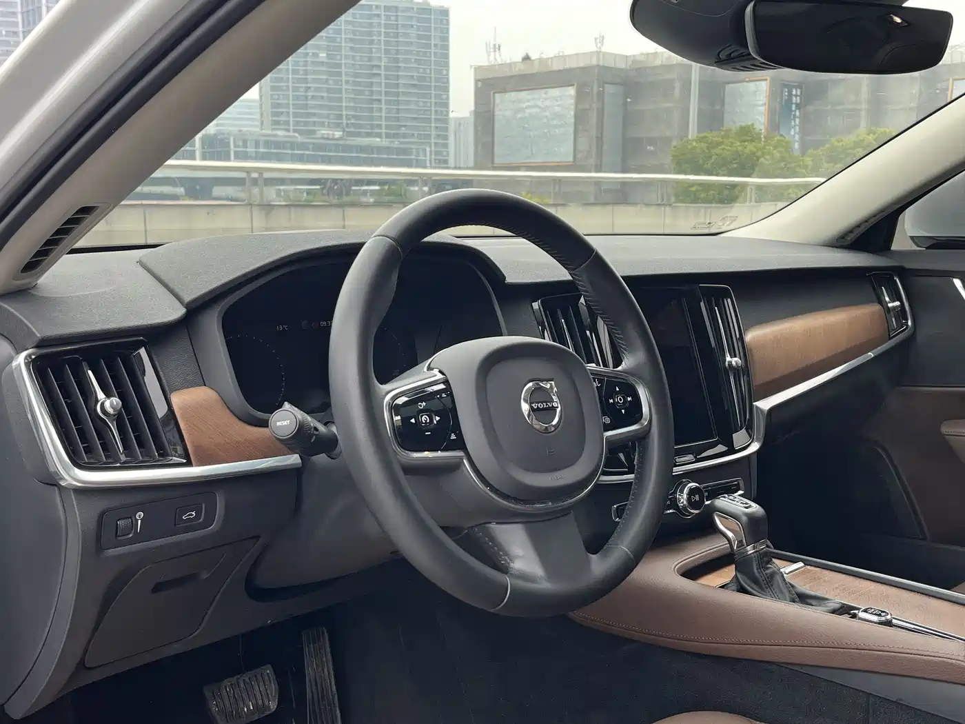 Фото 8 - Volvo S90