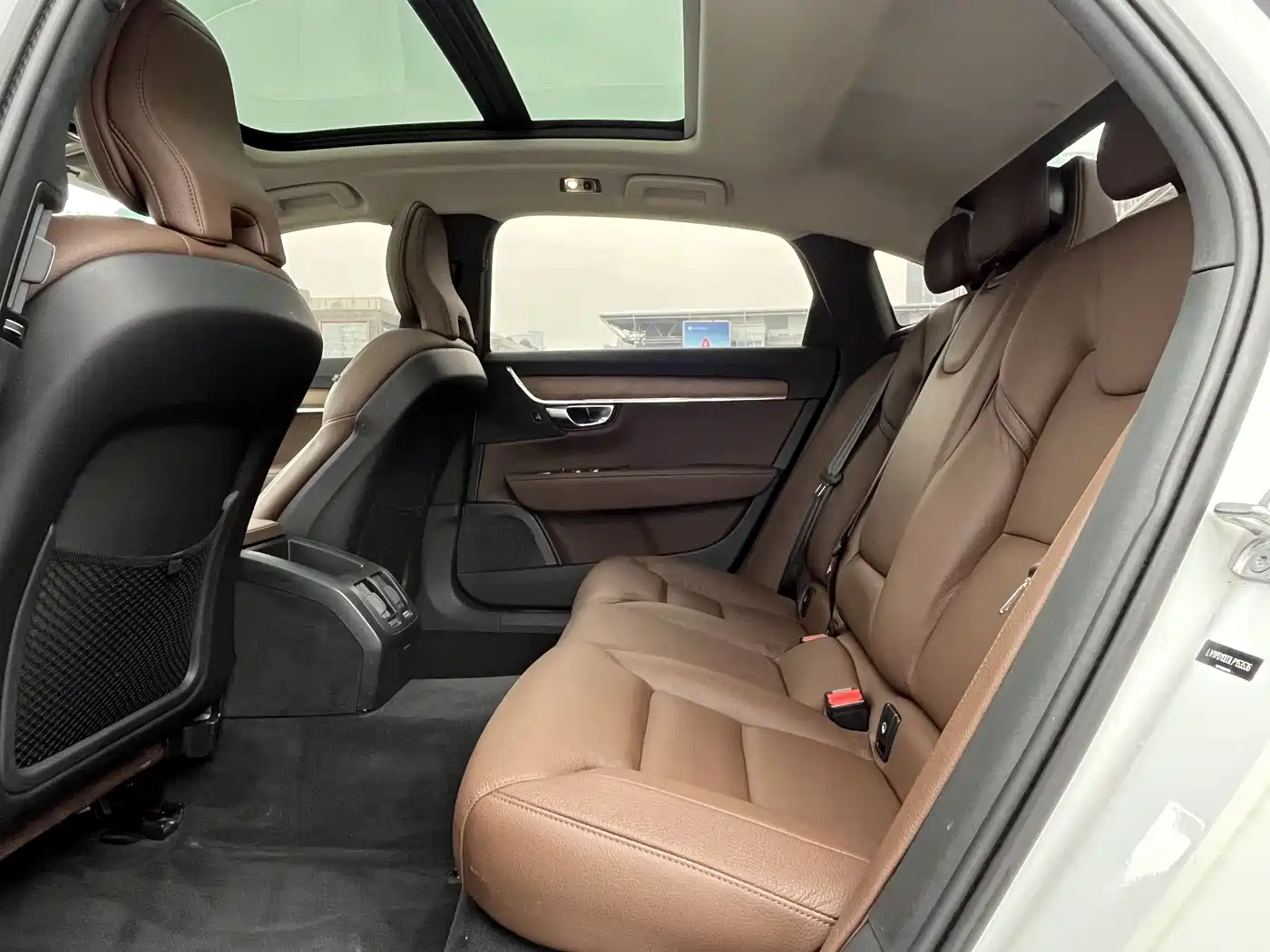 Фото 10 - Volvo S90