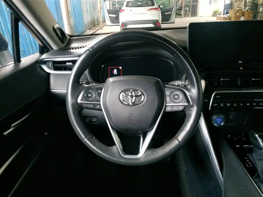 Toyota Lingfang HARRIER 2022 Hybrid 2.5L CVT 4WD Flagship Edition фото 15