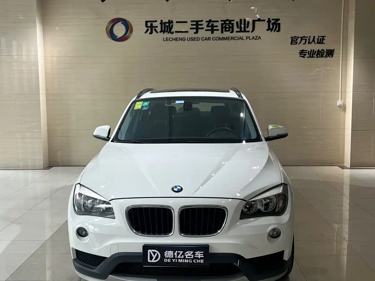 BMW X1 2014 sDrive18i Fashion Edition фото 2