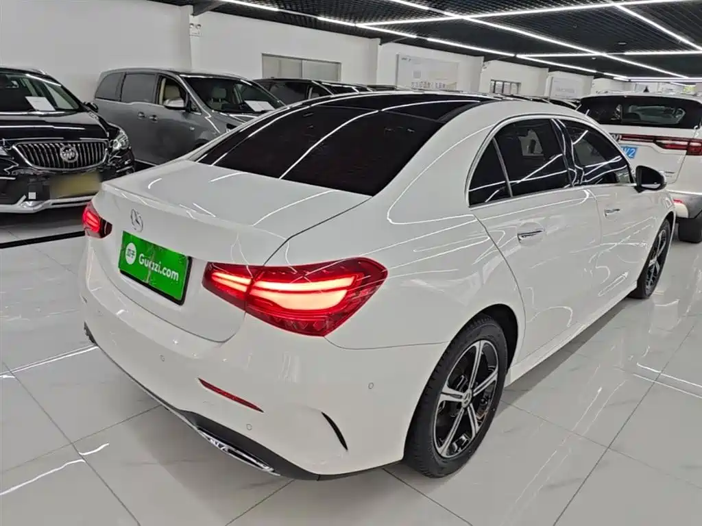 Mercedes-Benz A-Class 2023 A 200 L Fashion фото 7