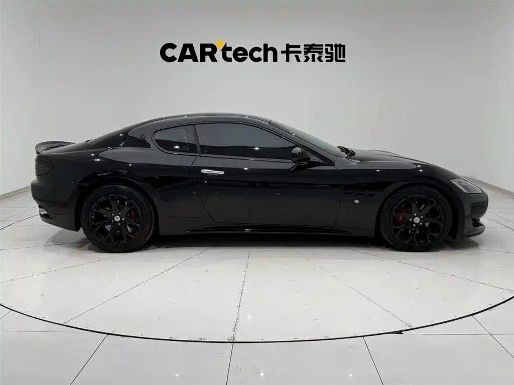 Maserati GranTurismo 2007 4.2L Standard фото 12